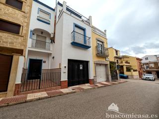 Haus  Salvador ortiz barragán. Amplia casa en bailén.
