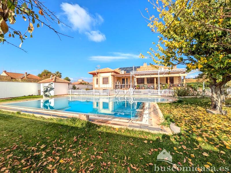 Foto 56e797a7-9013-45b6-8379-0960441f1320. Casa amb calefacció aparcament piscina a San Roque - La Cruz - La Rozuela Linares