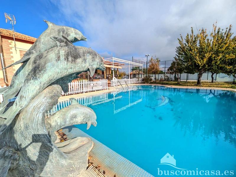 Foto 625d1796-abcb-4249-a751-fafbd3dae37a. Casa amb calefacció aparcament piscina a San Roque - La Cruz - La Rozuela Linares