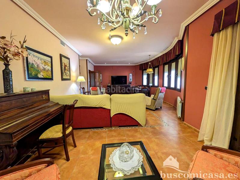 Foto a8731a6d-cbbf-45bd-8b67-87eb81dbc175. Casa amb calefacció aparcament piscina a San Roque - La Cruz - La Rozuela Linares