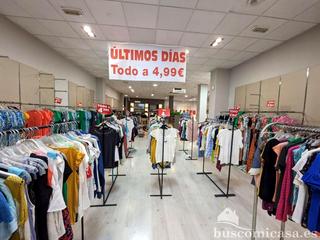 Location Local commercial  Corredera de san marcos. Amplio local para iniciar tu negocio
