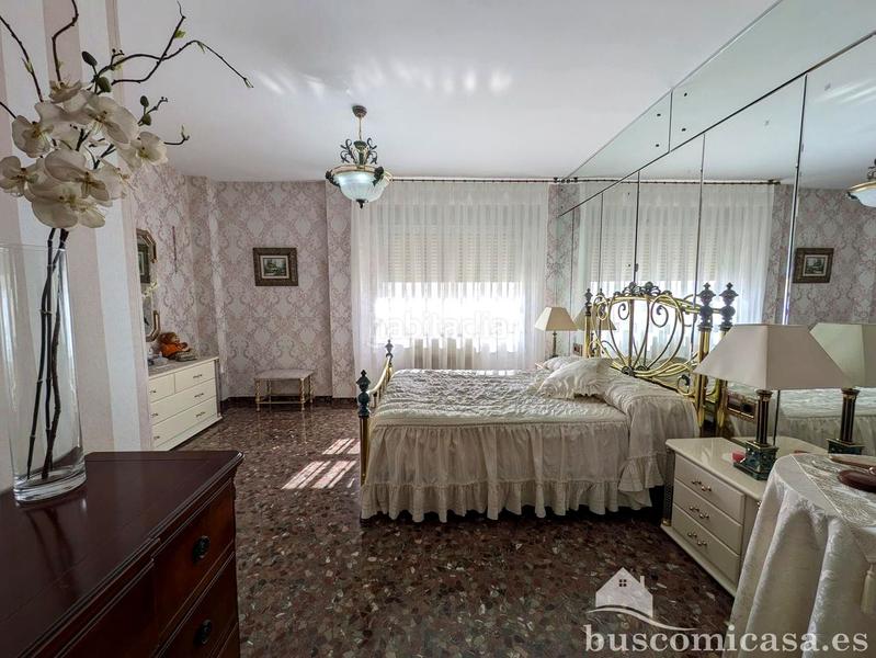 Foto d4bb4dd1-1e67-433f-8c6f-61b2991da539. Etagenwohnung mit heizung parking in Centro ciudad Linares