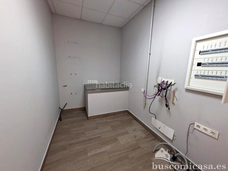 Foto 33ff41eb-be41-48af-88b7-8682148fb184. Alquiler local comercial estupendo local reformado en Linares