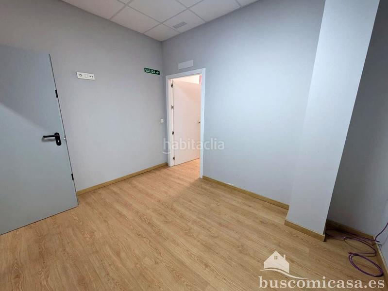 Foto 2b7f2697-279a-4dc4-ab87-535f9829497f. Location local commercial dans Zona Hospital Linares