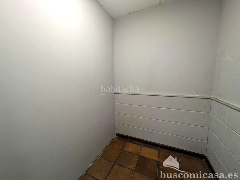 Foto 3875d0d2-d6de-4522-b2a5-e55f46f76f1c. Alquiler local comercial estupendo local en zona céntrica en Linares