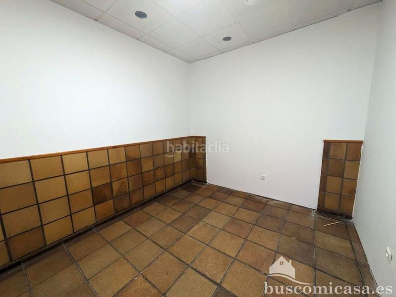 Foto d701ba18-da37-499a-a4af-f73ee27b317c. Lloguer local comercial a Linarejos Linares