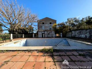 Masia  Diseminados. Fantástica casa rústica con piscina en la yedra.