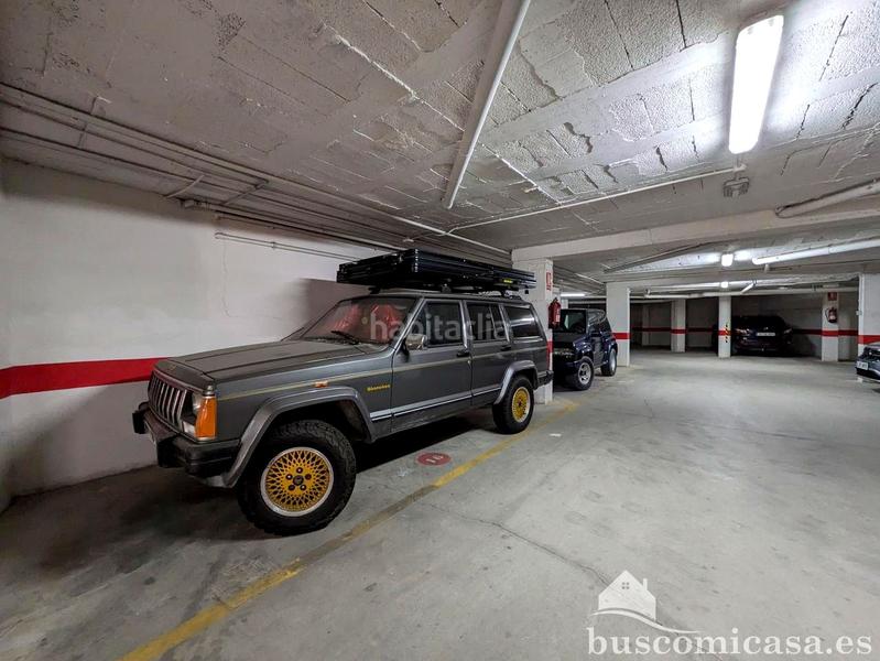 Foto b31fcf5a-1700-4379-b9f2-59b32fb57871. Aparcament cotxe a Zona Hospital Linares