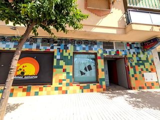 Local Comercial  Jaime i el conquistador. Amplio local en calle jaime i el conquistador.