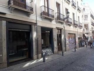 Bureau  San jerónimo. Local comercial amplio y luminoso en granada