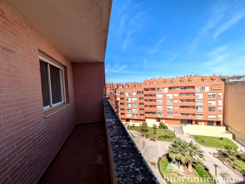 Foto 203fbf1b-a845-4974-82ff-92c5b9f81cc9. Pis amb aparcament a Centro ciudad Linares