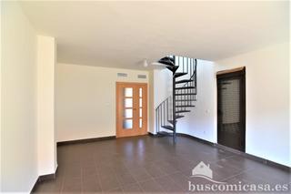 Lloguer Dúplex  Natalia de castro. Estupendo piso en calle natalia de castro