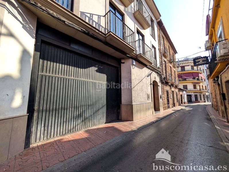 Foto a431d25c-e359-499e-be14-eee119f3d37e. Casa amb aparcament piscina a Centro ciudad Linares