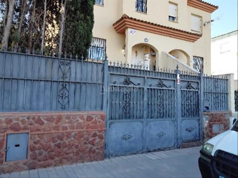 Foto edc6b696-5847-4e5c-9987-b169c7989bc0. Casa adosada  ocupada en albarrate en Albolote