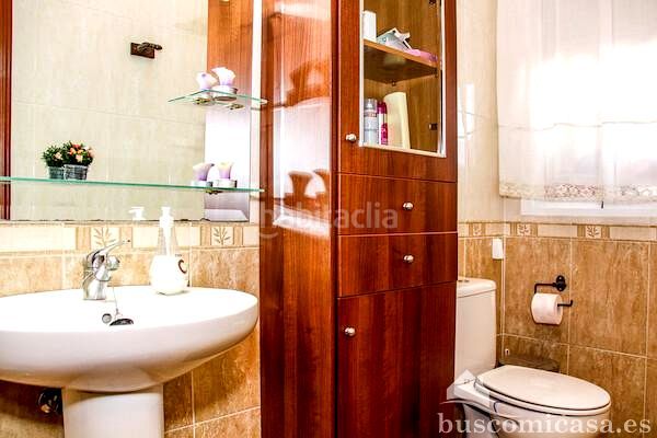 Foto ab0ed0ac-2b42-48b4-a129-3bf910e18887. Casa amb aparcament a Torreblascopedro