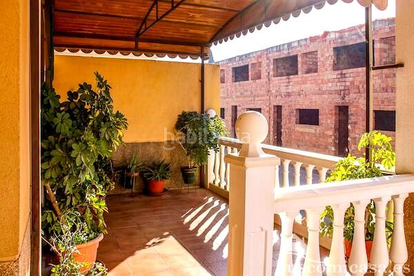 Foto dc06b99a-eb4d-439a-a20b-7069b3ceb846. Casa amb aparcament a Torreblascopedro