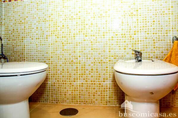 Foto ffac4412-8220-47e1-bfa1-771c14642fee. Casa amb aparcament a Torreblascopedro