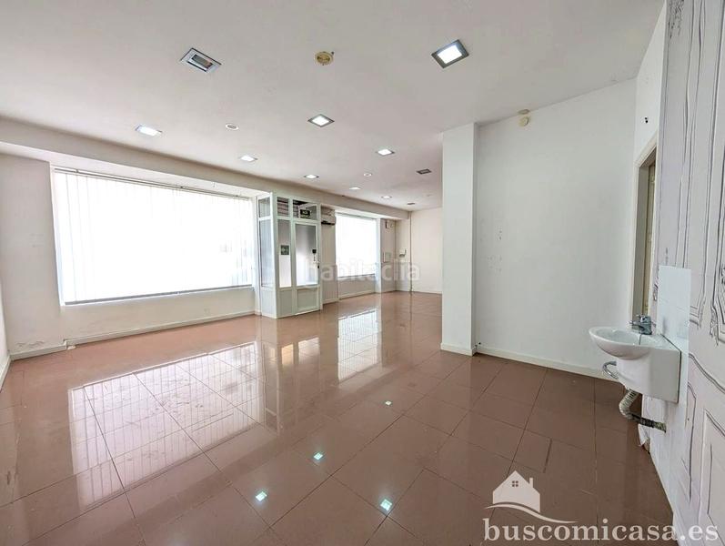 Foto f2e63dfd-4881-4419-985d-4499dacc2864. Local comercial gran local en avenida san sebastián, . en Linares