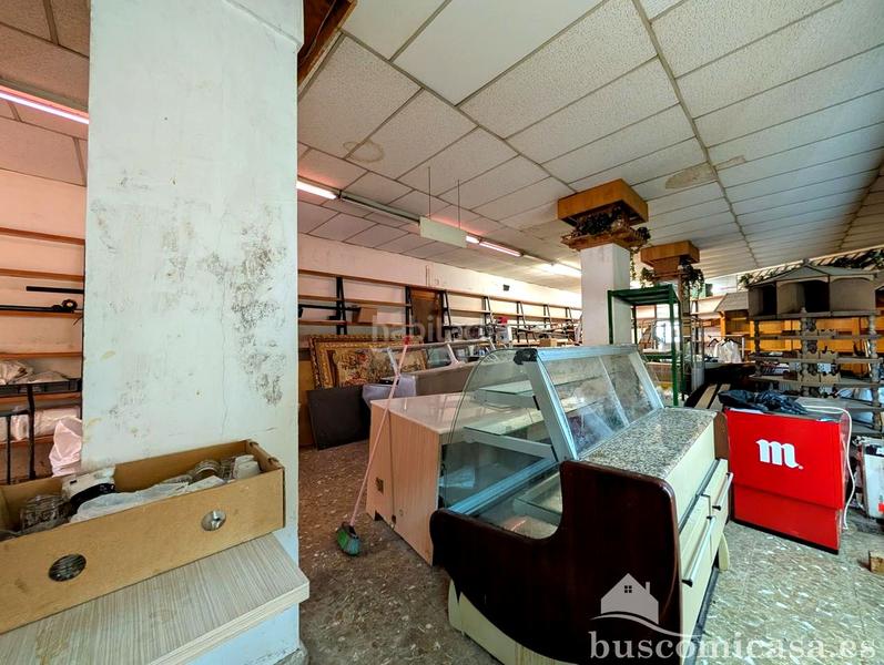 Foto 04d58a03-40d3-42d0-938b-6d5516281978. Local comercial local céntrico en calle baños. en Linares