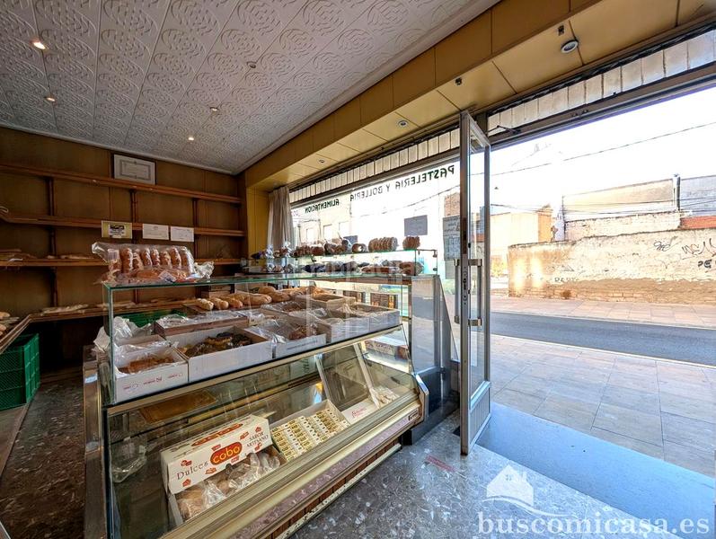 Foto 2033c410-026e-45fa-b805-72f3993767c5. Local comercial local céntrico en calle baños. en Linares