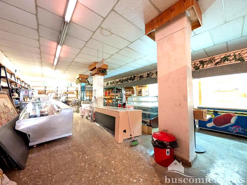 Foto a8100c20-31dc-4a62-a5c5-3197fb425f05. Local comercial local céntrico en calle baños. en Linares