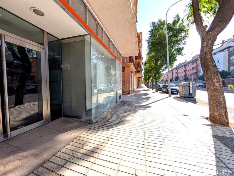Foto c8406335-6761-463a-b725-5b92860e2db6. Location local commercial dans La Zarzuela - San José - Belén Linares
