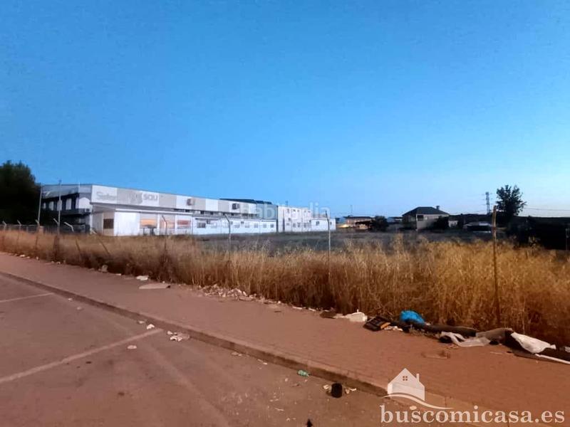 Foto 158cd2c2-95bb-4409-bf8f-ccb7bc8bb460. Terreno residencial gran terreno en el polígono los jarales. en Linares