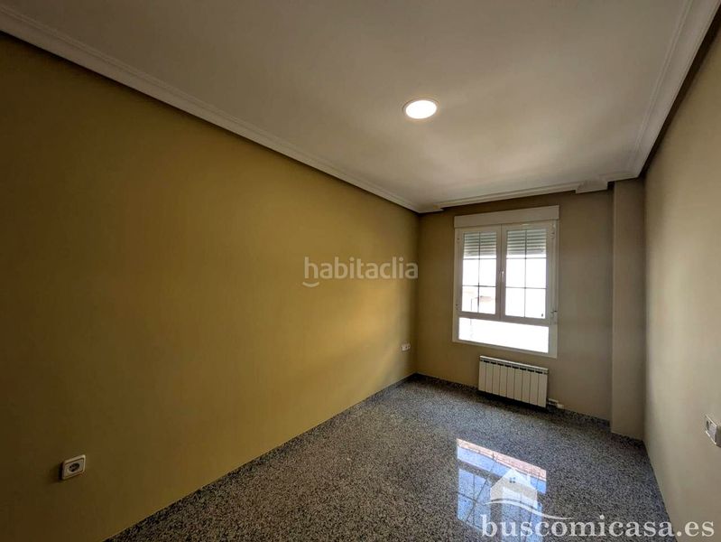 Foto b2a3b3f1-7e98-46ea-9a6f-16c020fc42b9. Pis a Centro ciudad Linares