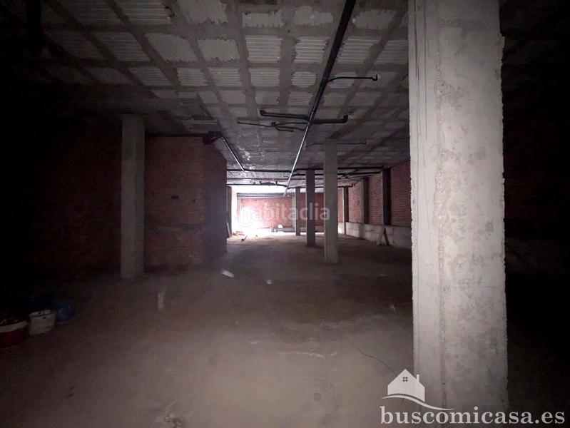 Foto fd40a407-62b3-4e61-bb1b-86a373f6f8c0. Alquiler local comercial gran local muy céntrico en Linares
