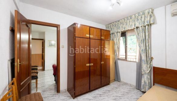 Foto 1cbb70c4-4d97-4e80-aa23-81f8df69e189. Pis amb calefacció a Barrio de Zaidín Granada