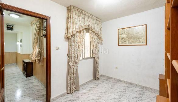 Foto 2242706f-1ccd-47dd-a486-3408f7de1662. Pis amb calefacció a Barrio de Zaidín Granada