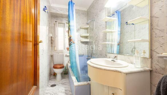 Foto f35ae08e-9859-4c7b-a984-a39381684a20. Pis amb calefacció a Barrio de Zaidín Granada