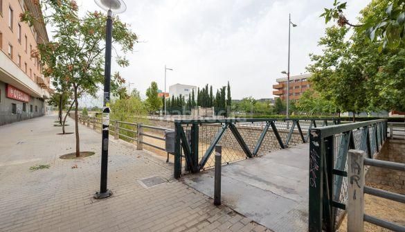Foto f59bb476-7b0f-4a53-a86f-f75be4719c6d. Pis amb calefacció a Barrio de Zaidín Granada