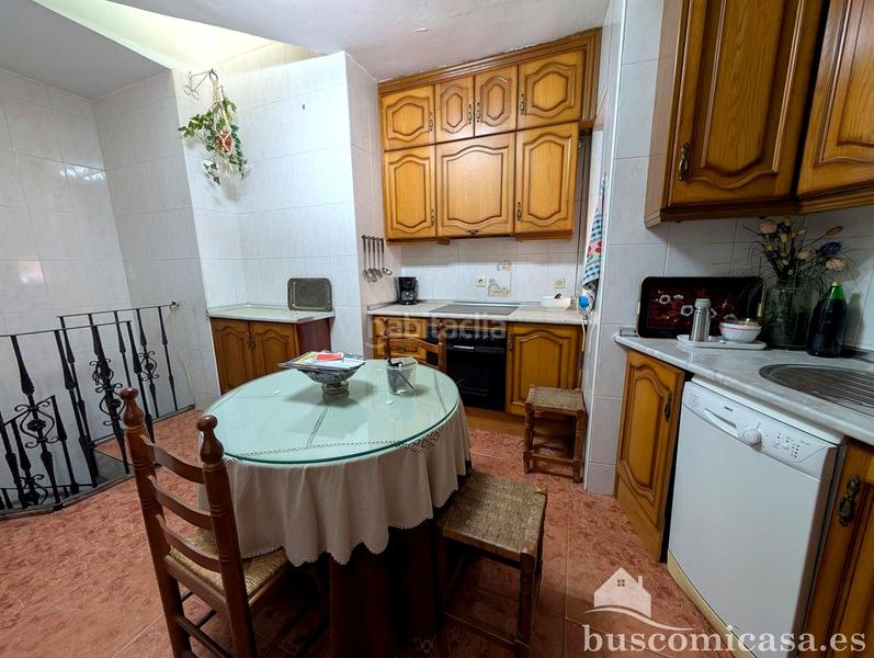 Foto d0f9f2f1-ff6d-451c-b2f6-4d18b014e7eb. Casa  en calle martínez de úbeda. en Linarejos Linares