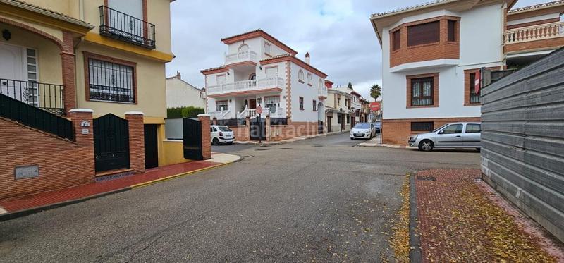 Foto 196e3a9d-1392-43cd-a596-c4321f00383d. Casa amb aparcament a Atarfe