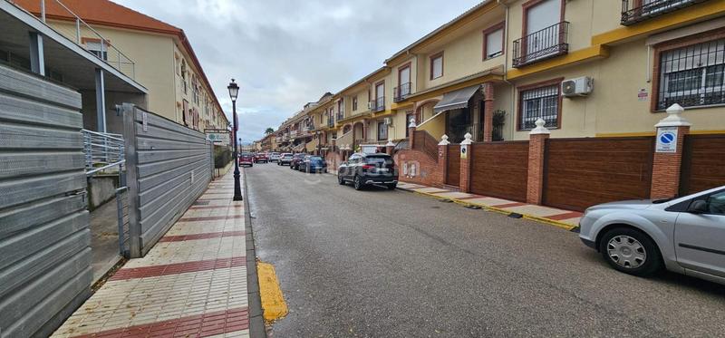 Foto 496efa88-47ed-4205-86bf-7b1c27c9ae47. Casa amb aparcament a Atarfe