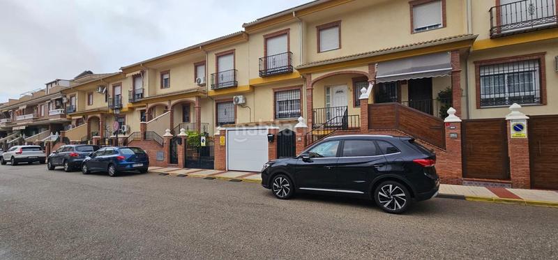 Foto d260d85e-f121-4cc4-8db5-07da5c29edcc. Casa amb aparcament a Atarfe