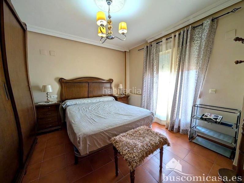 Foto 13ab277f-257e-4c5f-b9c8-2407d455cb78. Haus mit heizung parking in Zona Hospital Linares