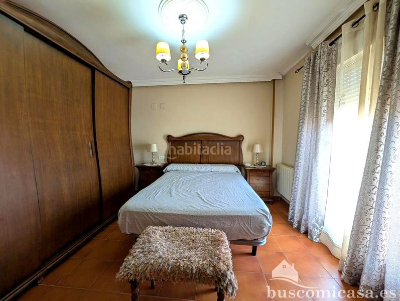 Foto 1510fe64-b047-449b-99d1-1b98287d4f57. Haus mit heizung parking in Zona Hospital Linares