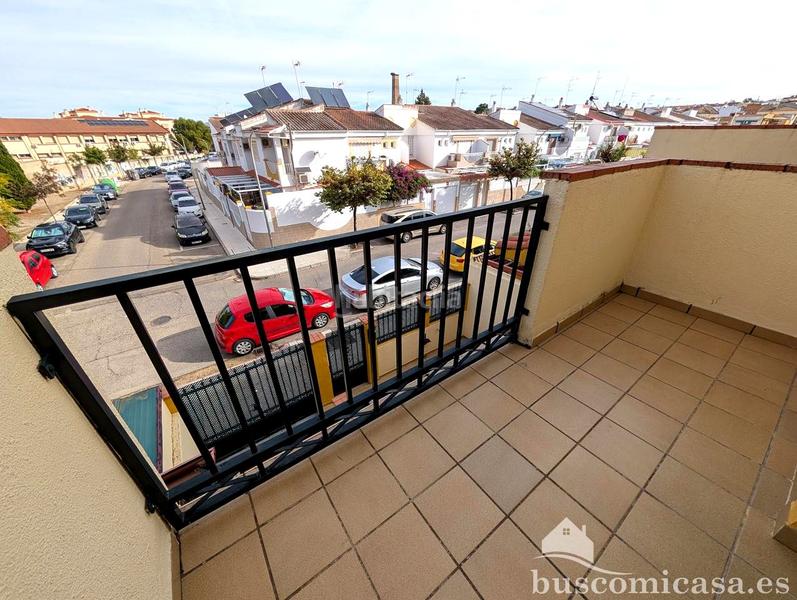 Foto 422fde32-018e-470b-9a53-70b1d6aab790. Haus mit heizung parking in Zona Hospital Linares