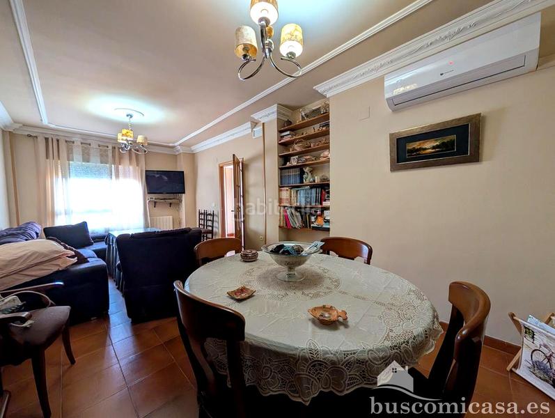 Foto 501a4c66-d434-4b6f-b3bf-c95c584421fe. Haus mit heizung parking in Zona Hospital Linares