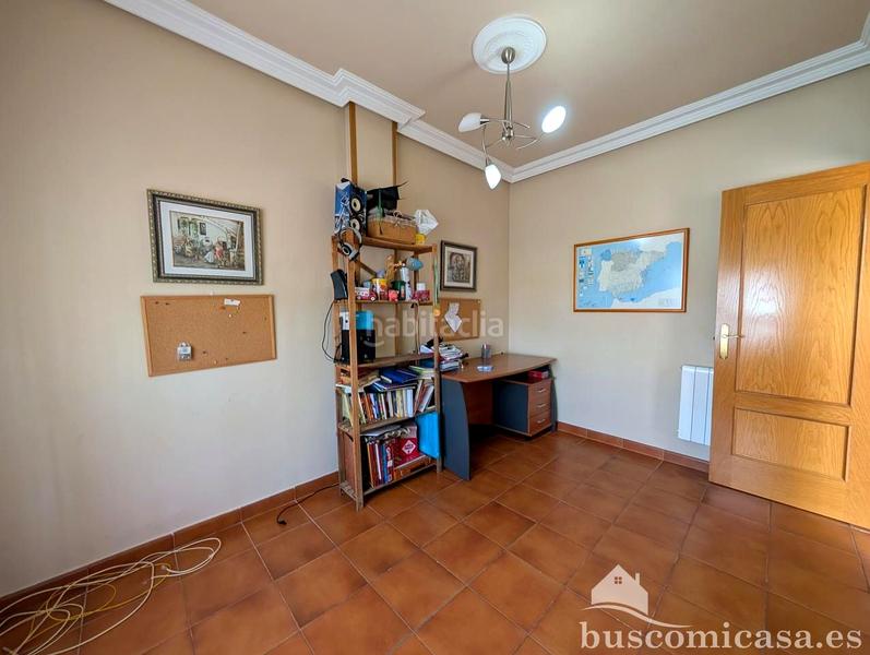 Foto 639bead1-f98c-4081-953a-6f60b60edf8d. Haus mit heizung parking in Zona Hospital Linares