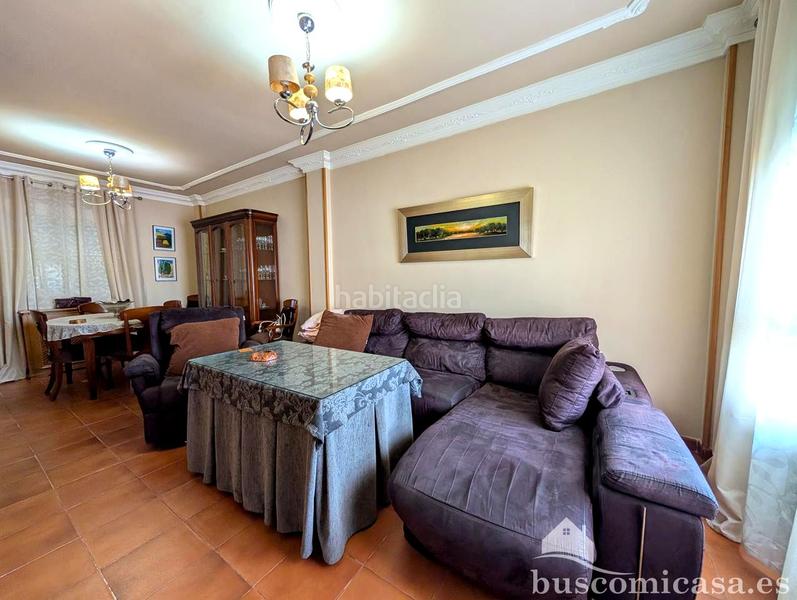 Foto 83d7b6bf-4c1f-4231-b56f-309fb8a2ab56. Haus mit heizung parking in Zona Hospital Linares