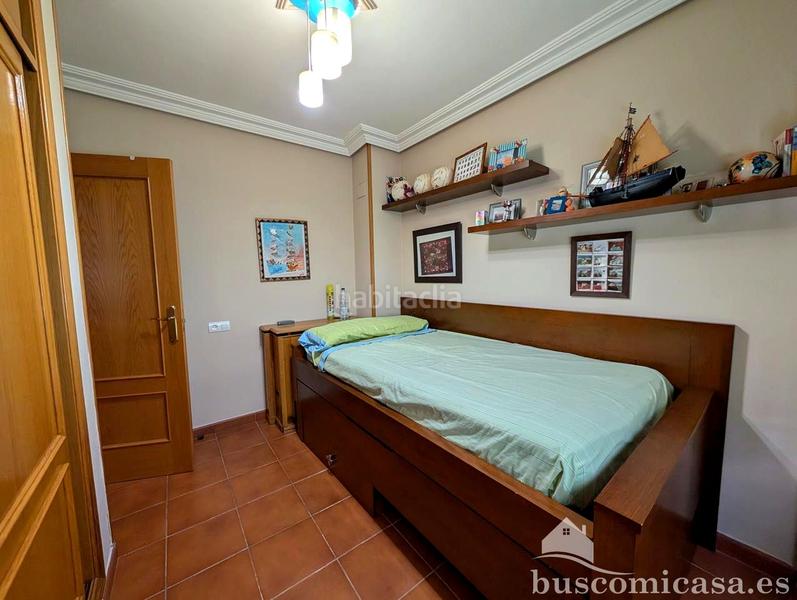 Foto 84a72f13-7e11-4351-b765-ca68e17f8327. Haus mit heizung parking in Zona Hospital Linares