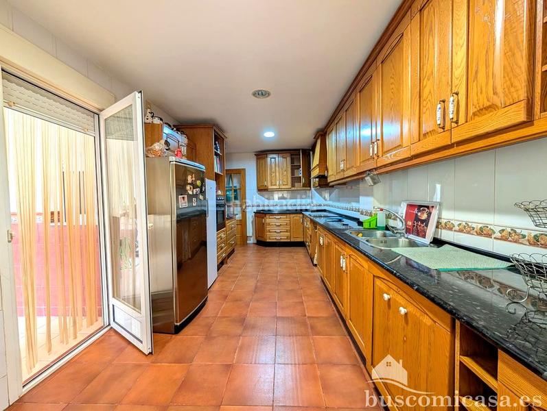 Foto b9905ab3-7f82-459d-96f2-d04873b5e2b0. Haus mit heizung parking in Zona Hospital Linares