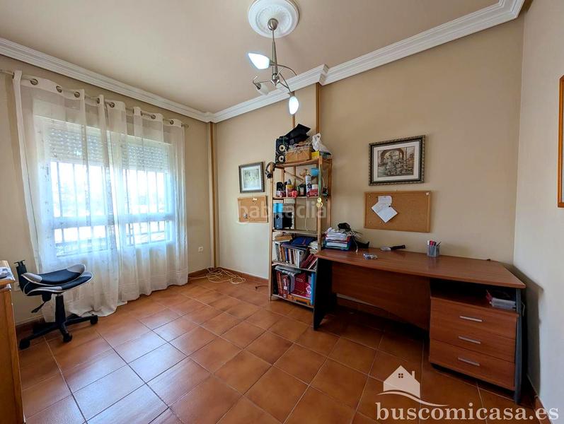 Foto dbca722e-e86f-41a6-aa7d-ce0ade57aedd. Haus mit heizung parking in Zona Hospital Linares