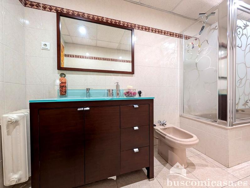 Foto 1f96d406-6efd-4e5b-adf5-10510eb128de. Haus mit heizung parking in Zona Hospital Linares