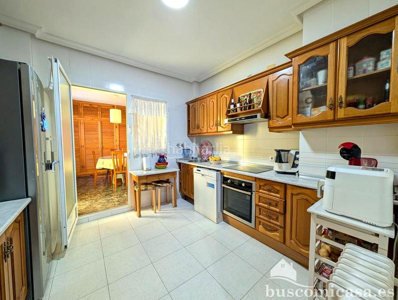 Foto 23071a11-7a98-4743-98a6-78e504ce95b5. Haus mit heizung parking in Zona Hospital Linares