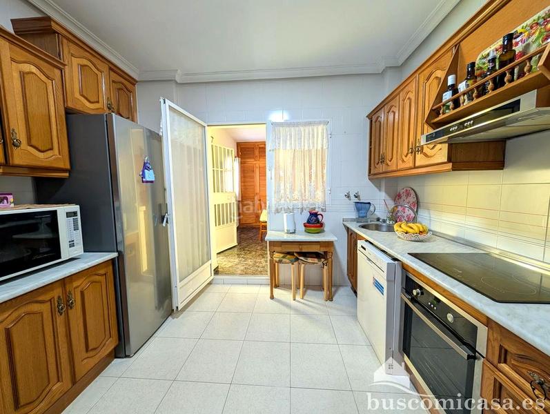 Foto 64d7d56a-76ea-4c70-aff5-50d0393e12d6. Haus mit heizung parking in Zona Hospital Linares