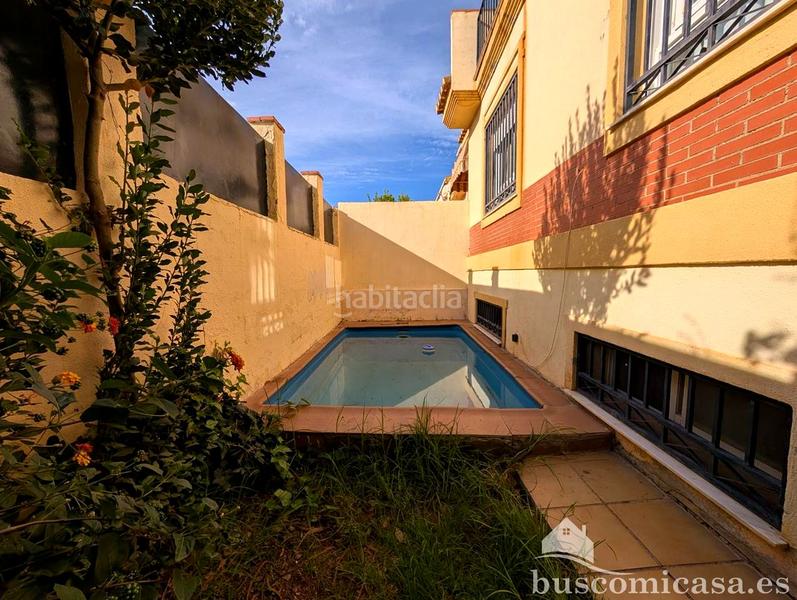 Foto 23e4a0bf-9db5-4172-bdc0-9f5ca21ad7fc. Casa fantástica casa en calle acebuche. en Zona Hospital Linares